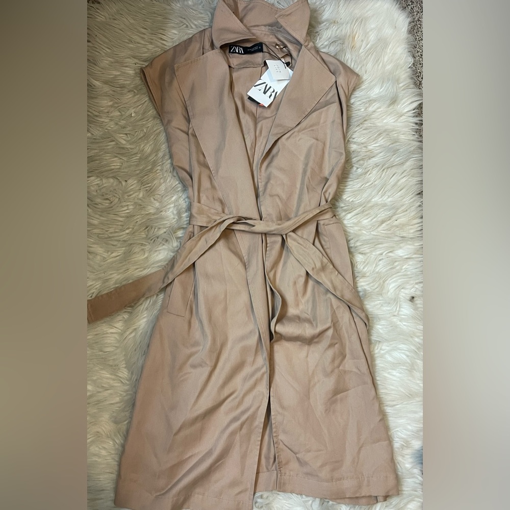 🟡 ZARA 🟡 Sleveless blazer coat